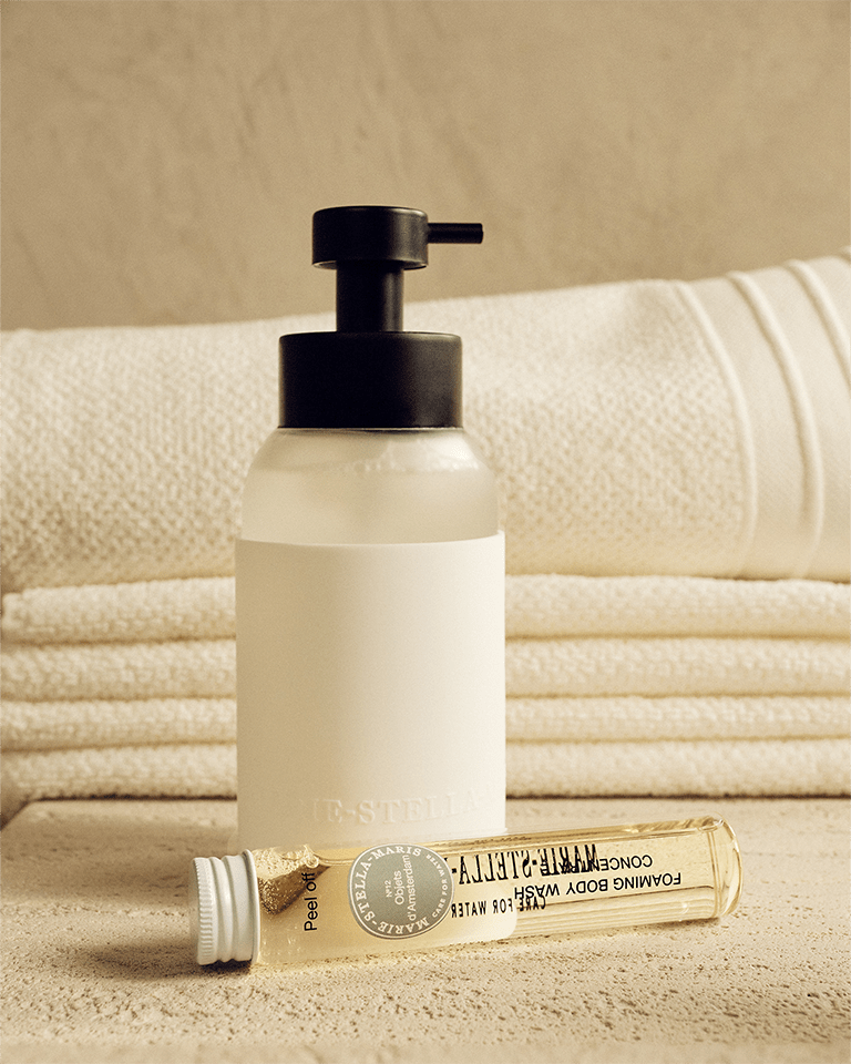 8720701162372 Foaming Body Wash Bottle & Concentrate 325 ml + 50 ml campaignshot 5 768x960