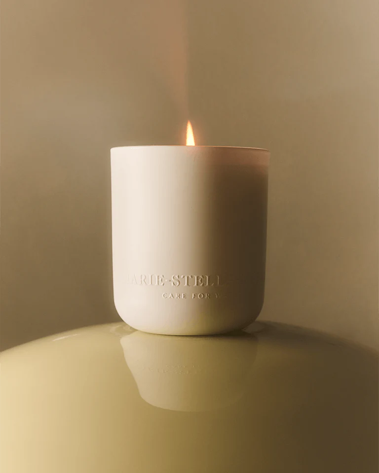 8720701165793_ScentedCandleVoyageVetiver300grmoodshot3768x960_1296x