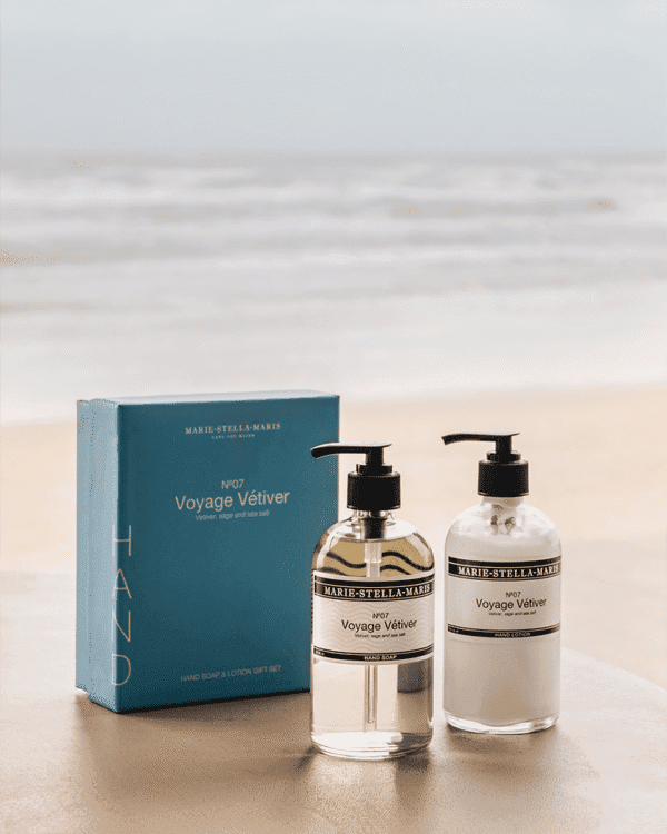 8720701162310-Hand-Gift-Set-Voyage-Vetiver-2 x 250 ml-moodshot-1-768x960-1 Hand Gift Set No.07