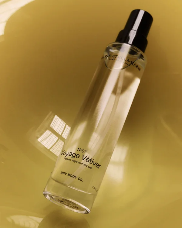 8720701163690_DryBodyOilVoyageVetiver100mlmoodshot2768x960_1296x Dry Body Oil 100 ml