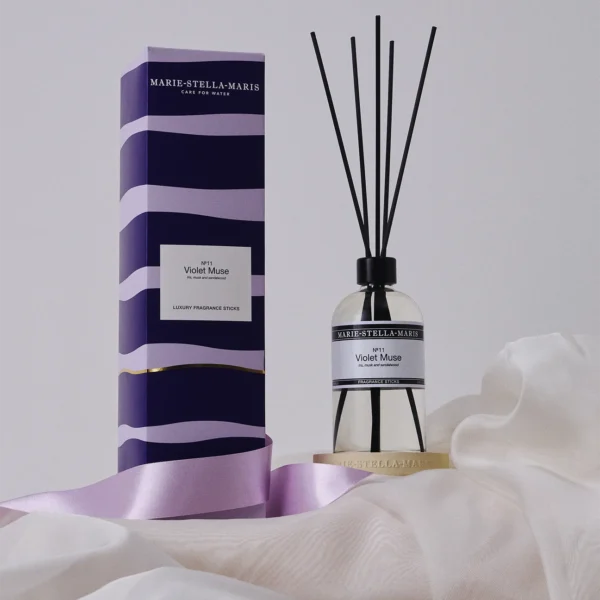 Limited_Edition_No.08_Violet_Muse_campaignshot_4_768x960_e06aede7-2291-4054-826d-75cb673b8e35_1296x Luxury Fragrance Sticks Violet Muse 250 ml