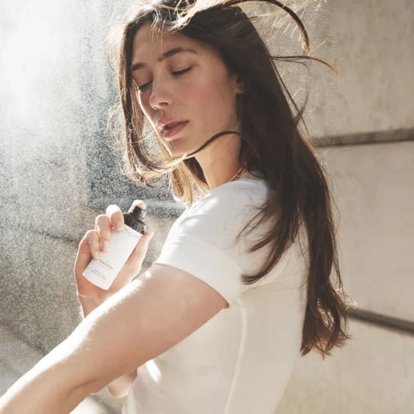 phase_H_B_dropmenu_768x960_36254a4e-3198-42fb-b18c-0f5031539a8f.jpg Hair & Body Mist 90 ml Violet Muse